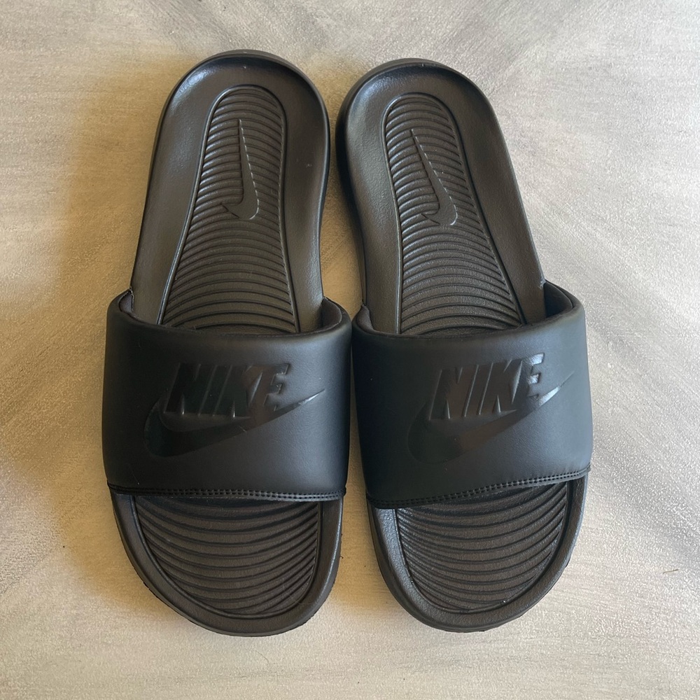 Brand New Men’s Nike Victori One - Size 10